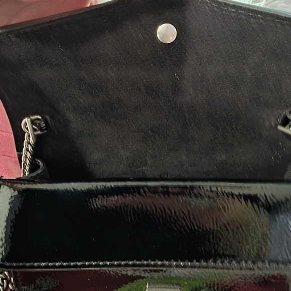Elegant Black Patent Leather Chain Bag - Picture 6 of 10